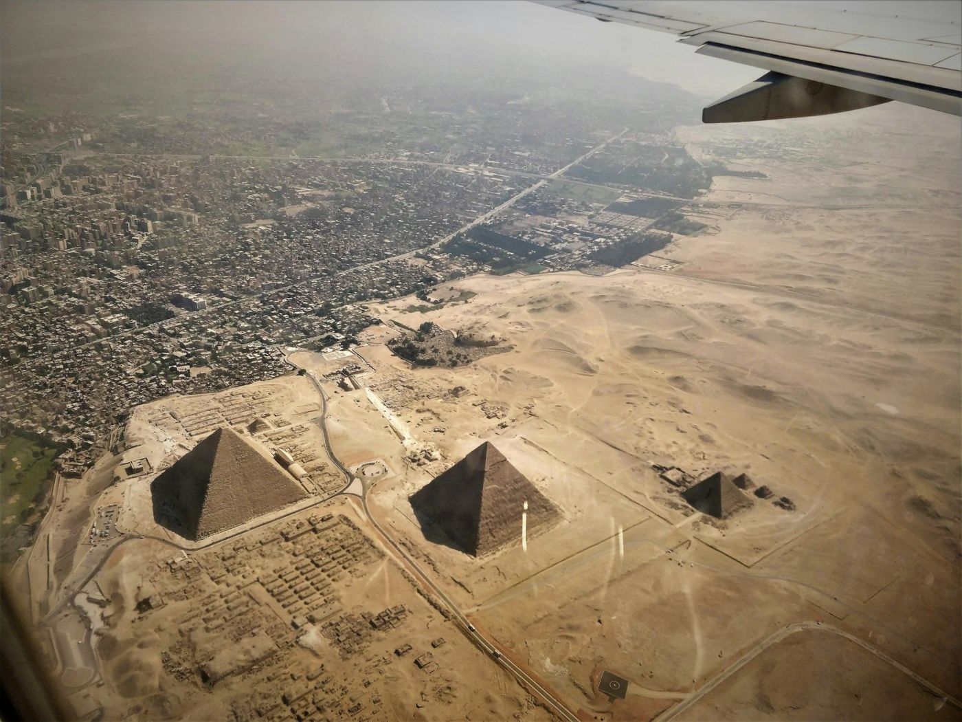 Vista aerea della piramide di Cheope con divisione visibile dei lati