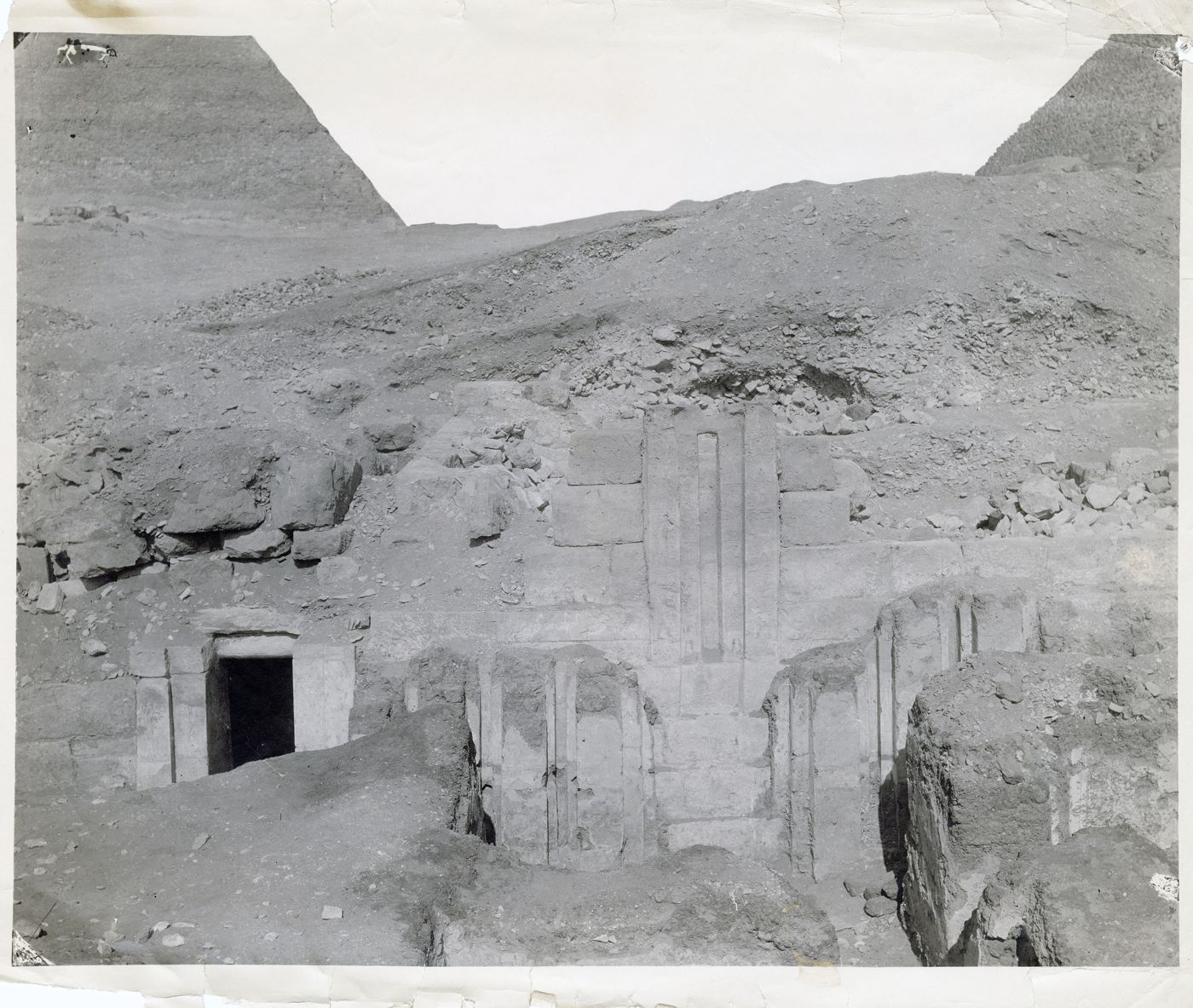 The Great Pyramid of Khufu with the foundation walls of the mortuary temple in the foreground