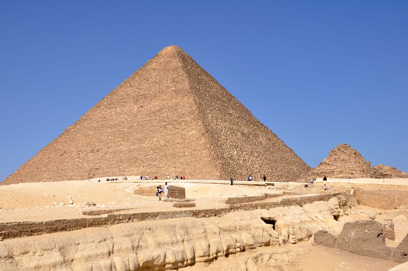 Gizeh Platosu'nun doğu mezarlığındaki mastaba mezar sıraları