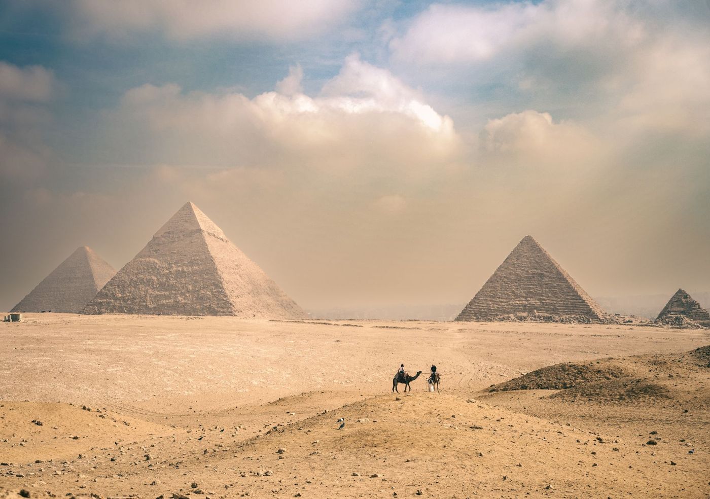 The three small pyramids on the east side of the Great Pyramid of Khufu