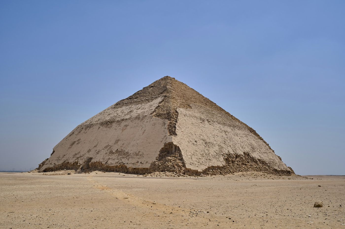 The flattened top of the Great Pyramid up close